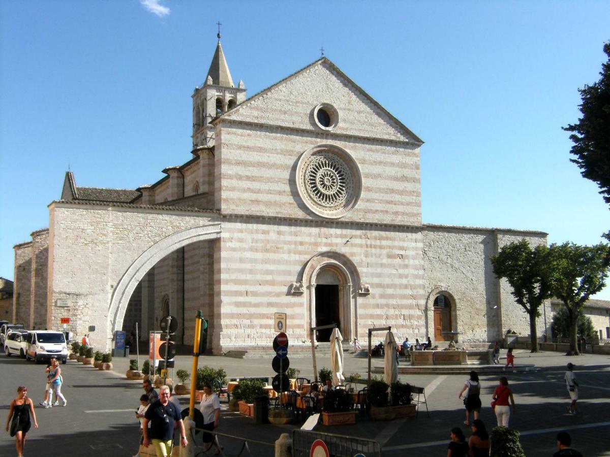Appartamento La Giunchiglia Asís Exterior foto